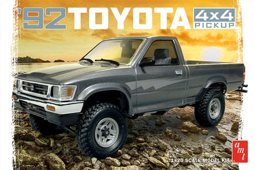 AMT1082 1992 Toyota 4x4 Pick-up 1:20 Scale Model Kit