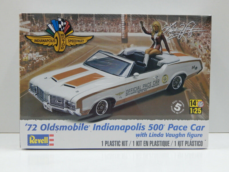 Revell 1/25 1972 Olds Indy Pace Car w/Figure Plastic Model Kit